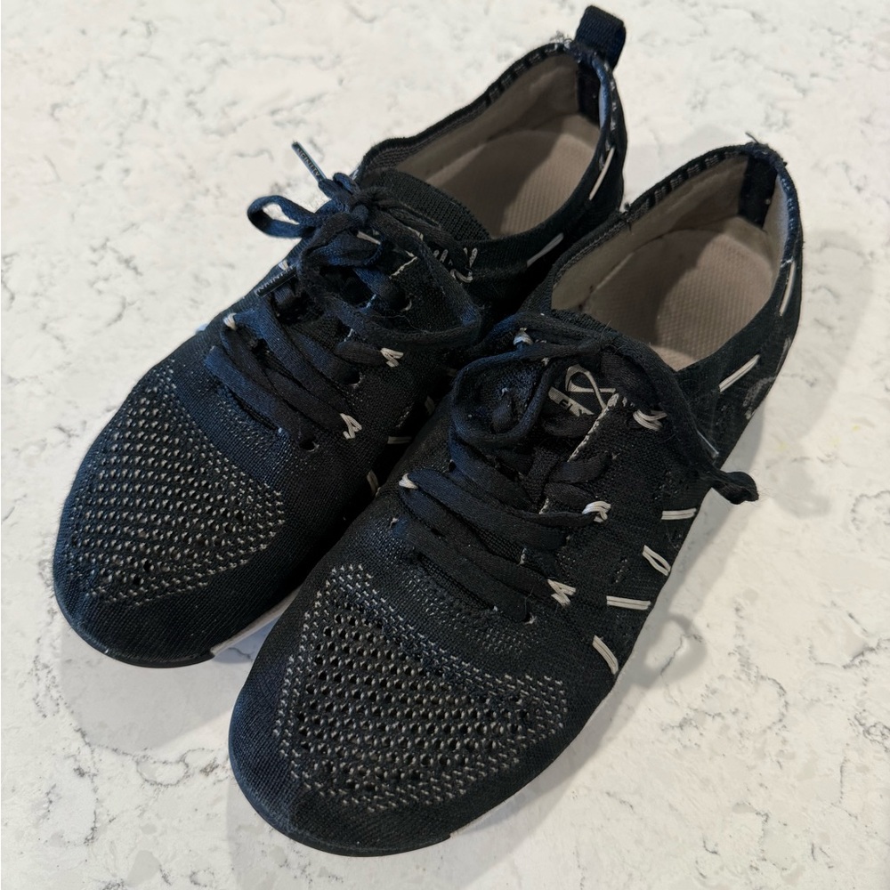 Nfinity Flyte Cheer Shoes - size 6.5